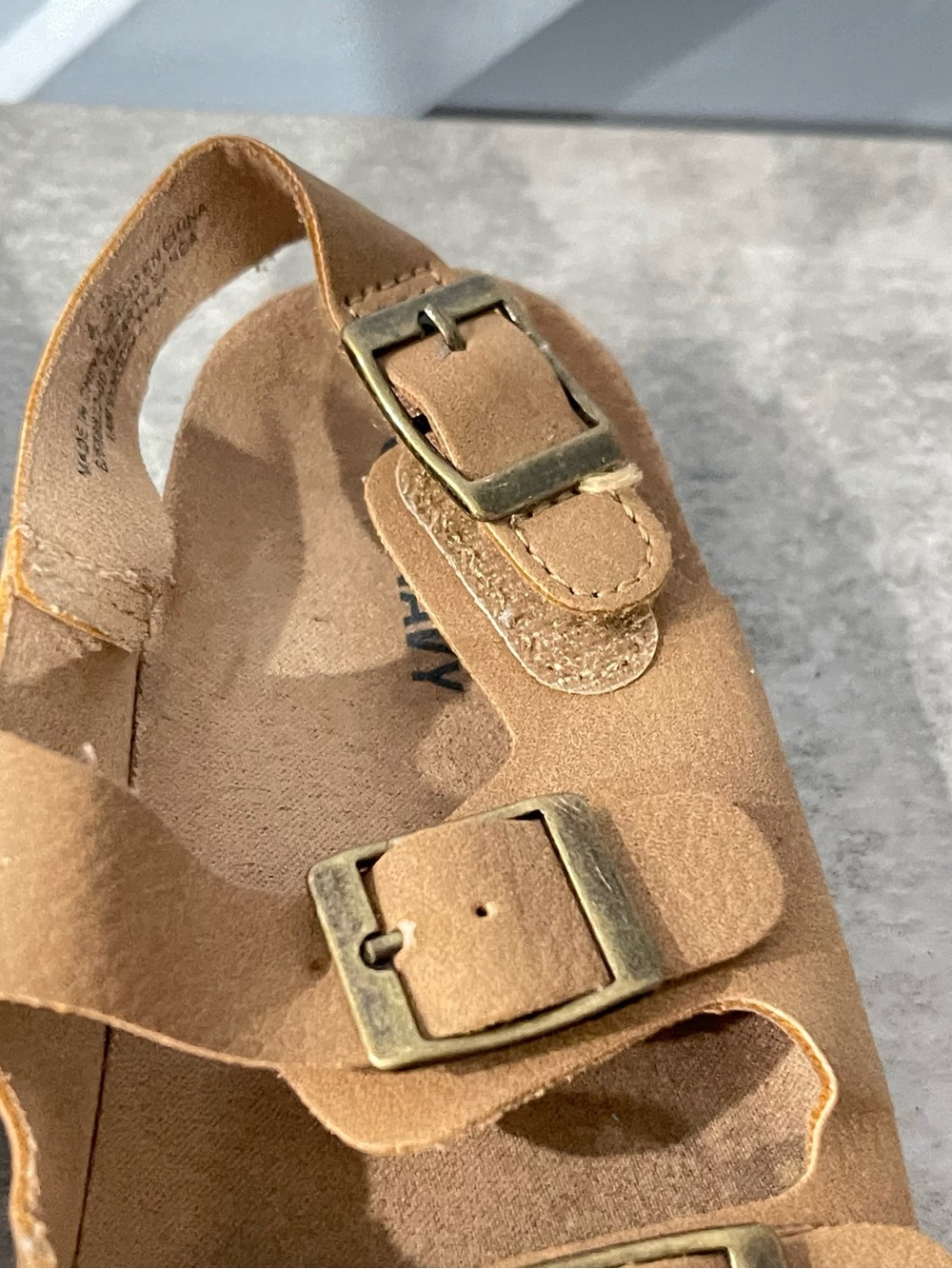 Old Navy Toddler Tan Triple-Buckle Sandals Size 8 - Picture 3 of 16
